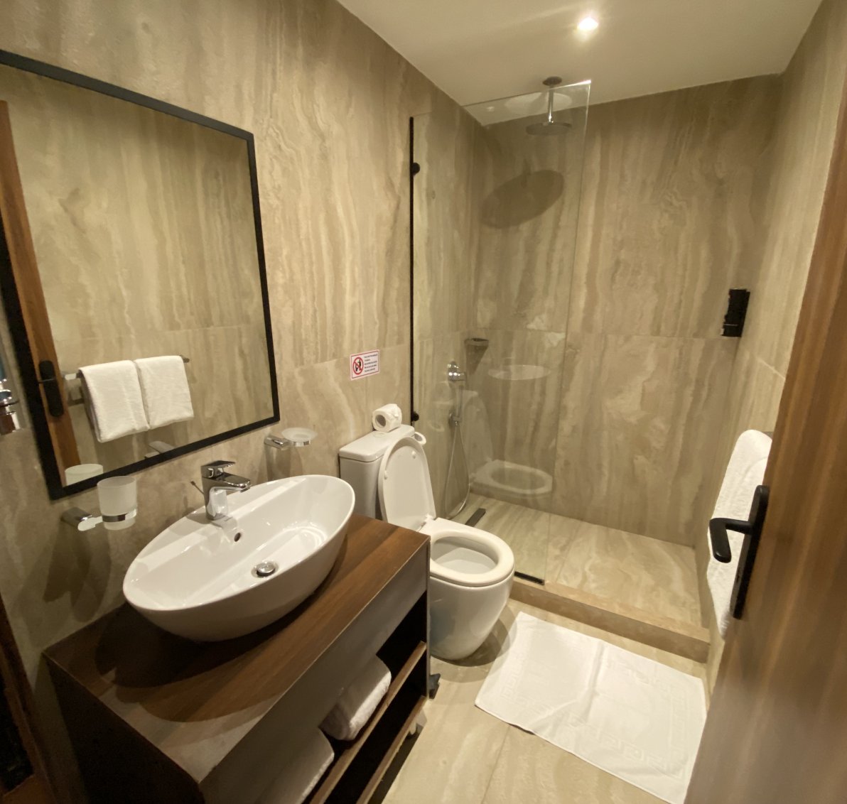Luma Pyramids Panorama Room