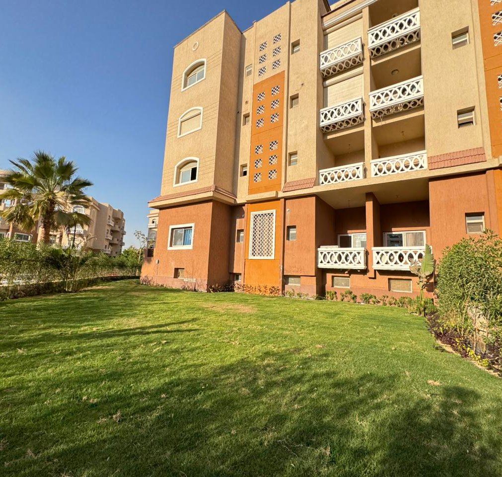 Luxury Garden Residence in El Hayat Residence New Cairo