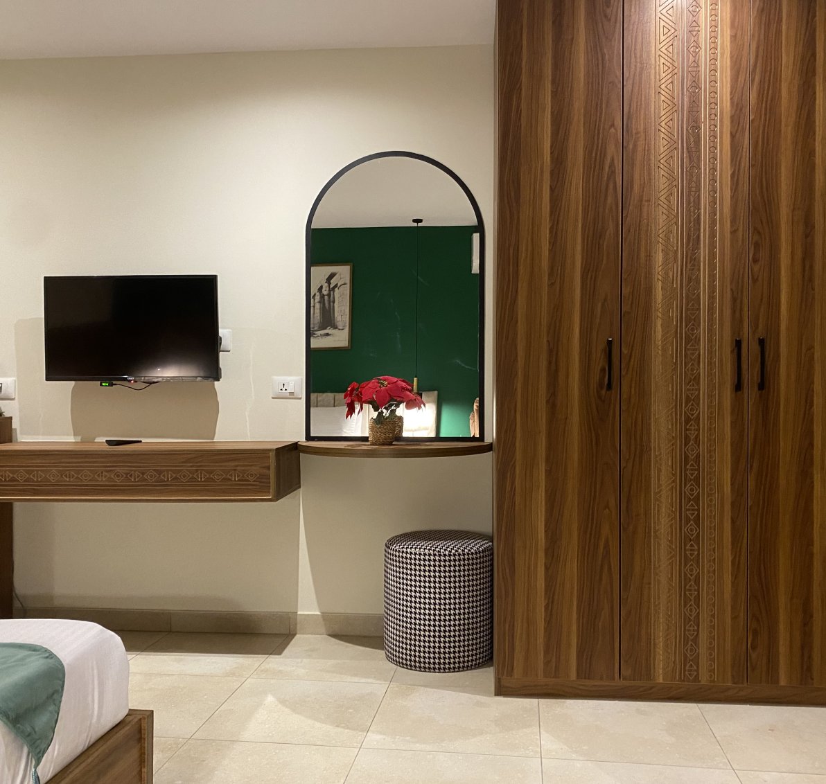 Luma Hotel – Deluxe King Room