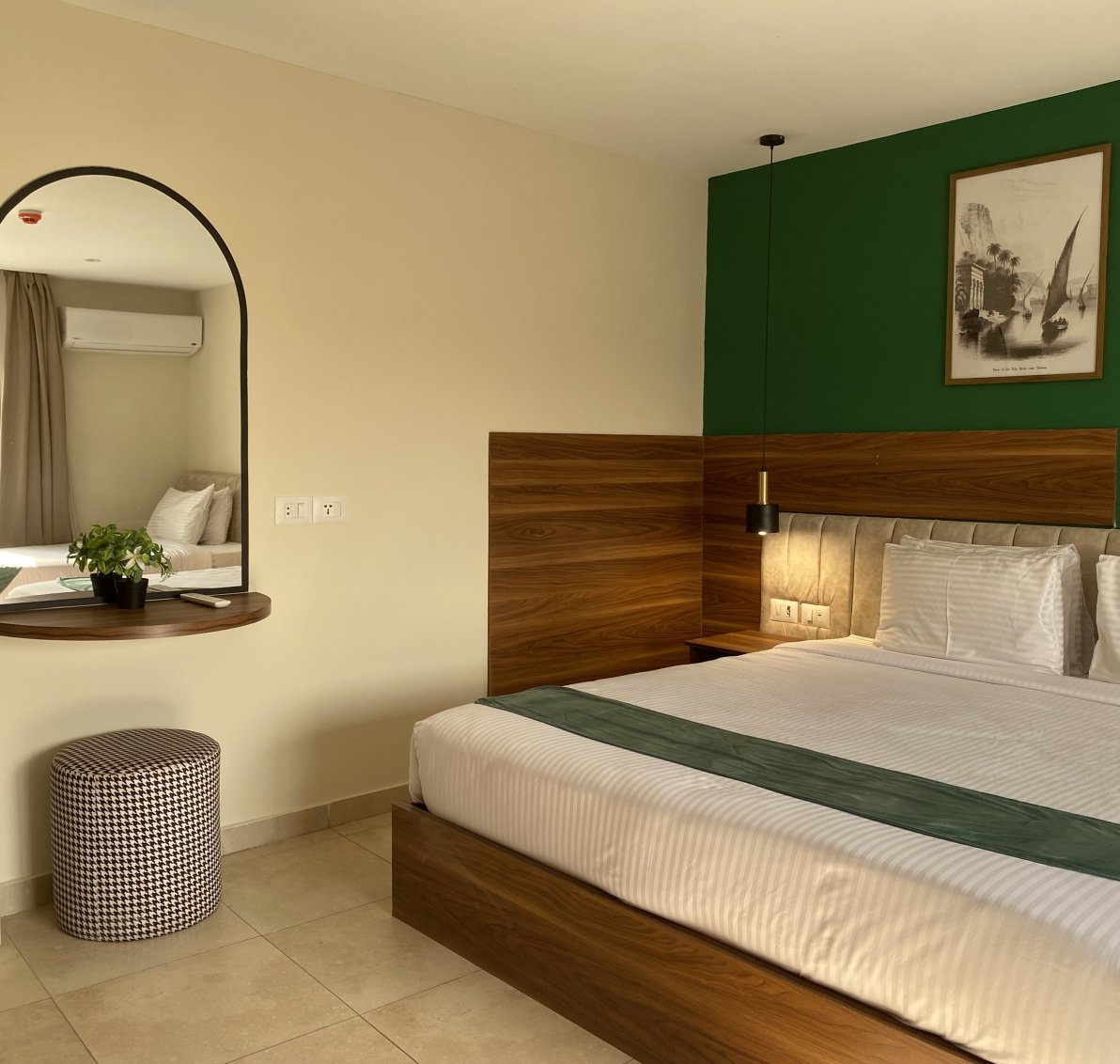 Luma Pyramids Deluxe  Retreat