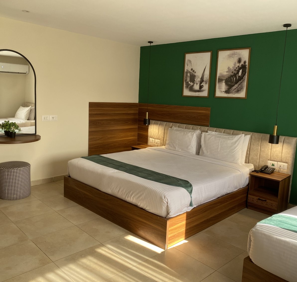 Luma Pyramids Deluxe  Retreat