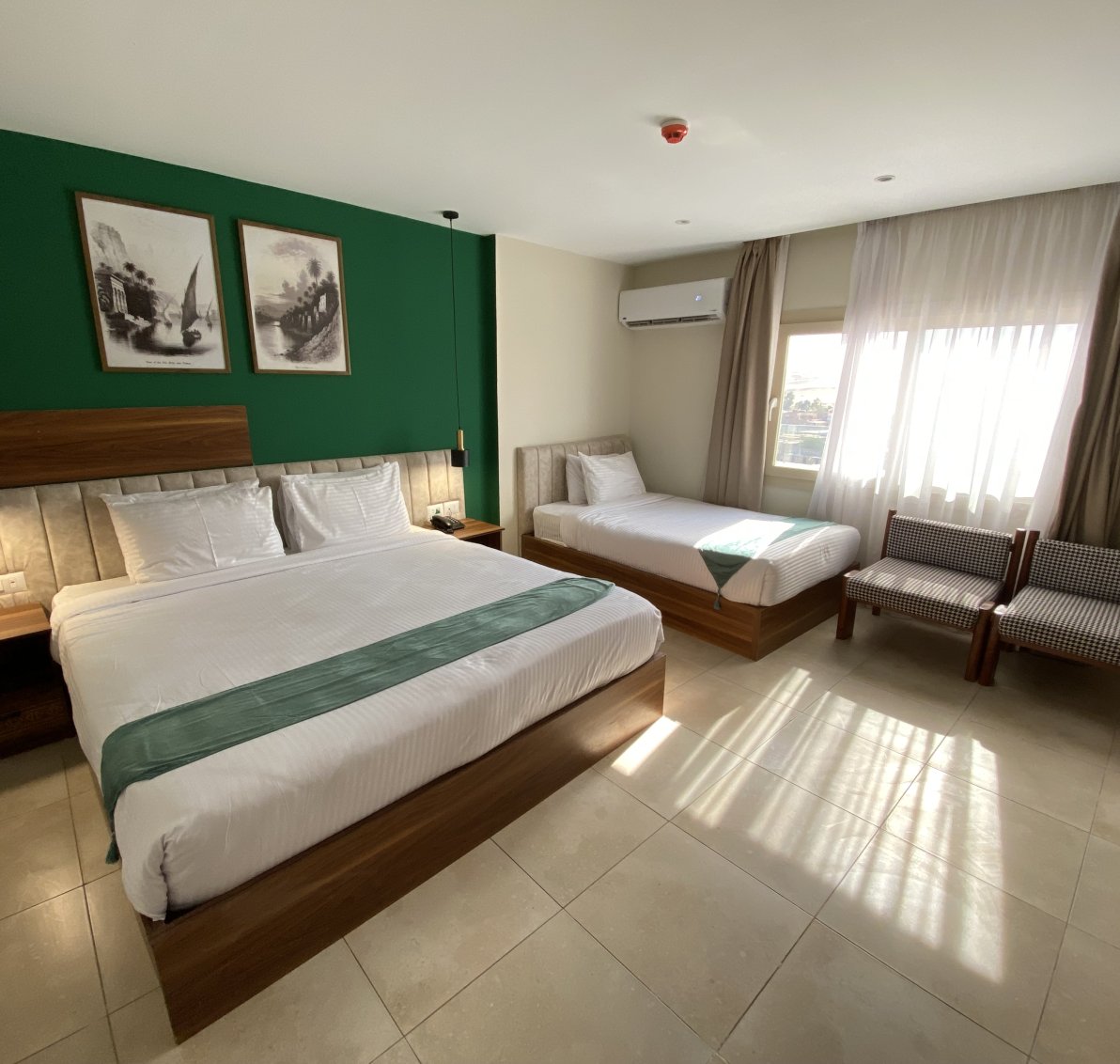 Luma Pyramids Deluxe  Retreat