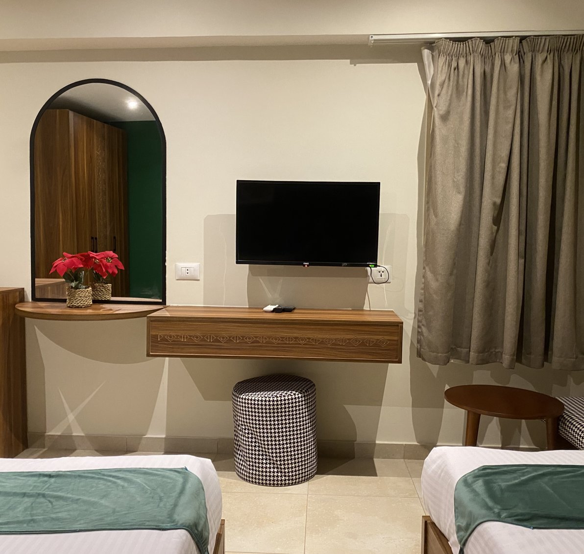 Luma Hotel – Cozy Twin Room with 2 Single Beds
