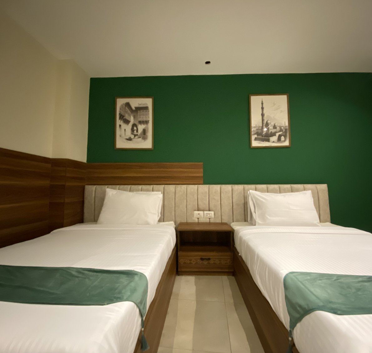Luma Hotel – Cozy Twin Room with 2 Single Beds