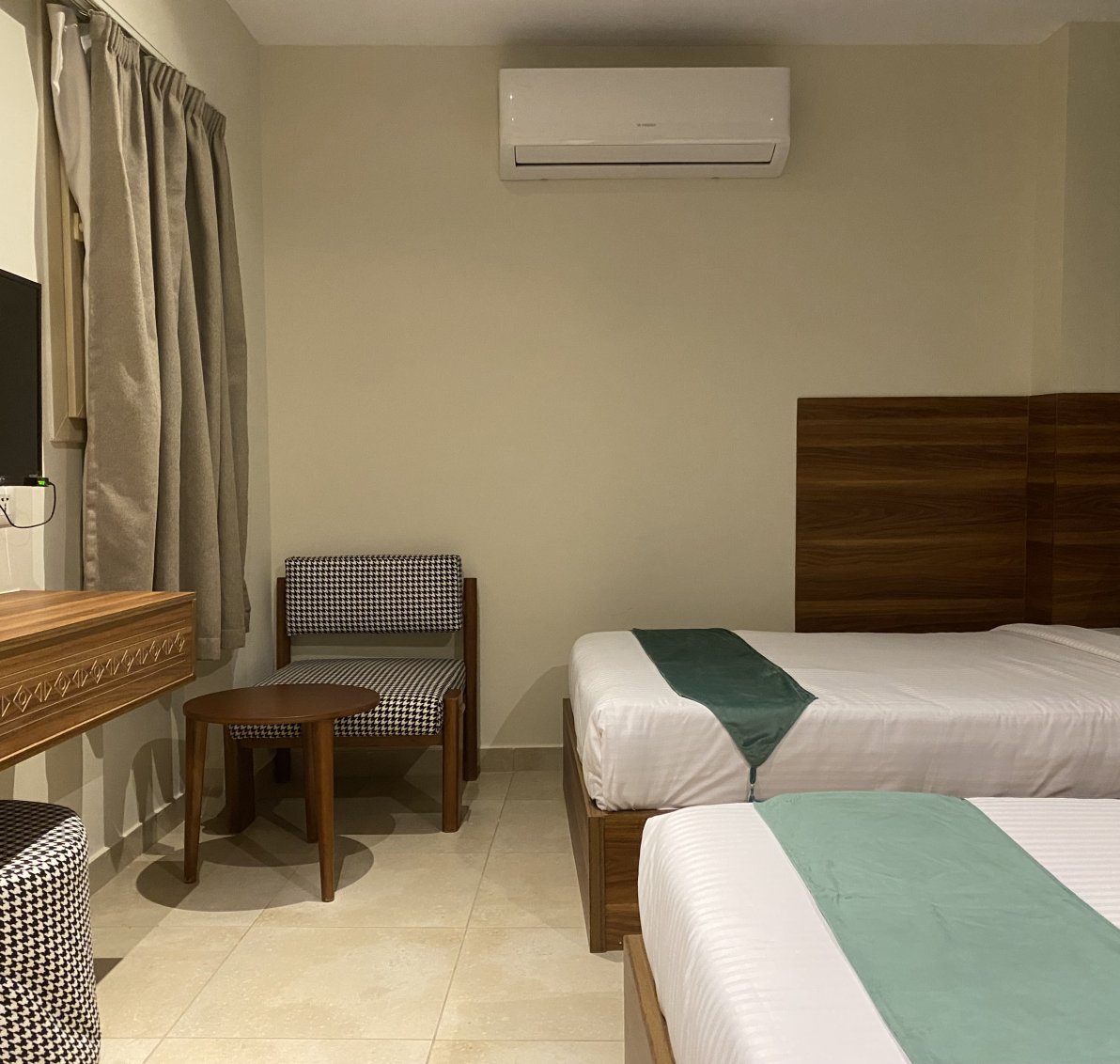 Luma Hotel – Cozy Twin Room with 2 Single Beds