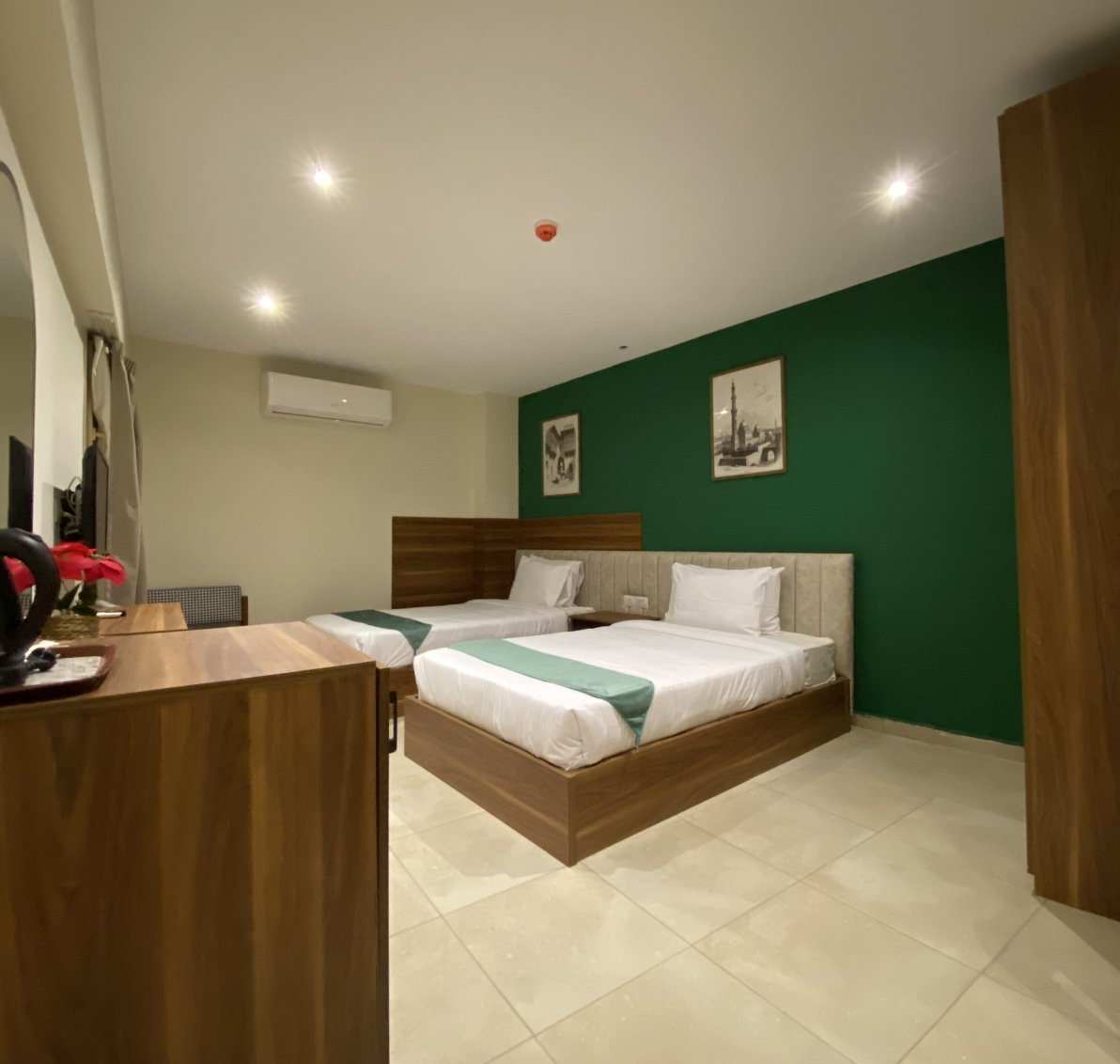 Luma Hotel – Cozy Twin Room with 2 Single Beds