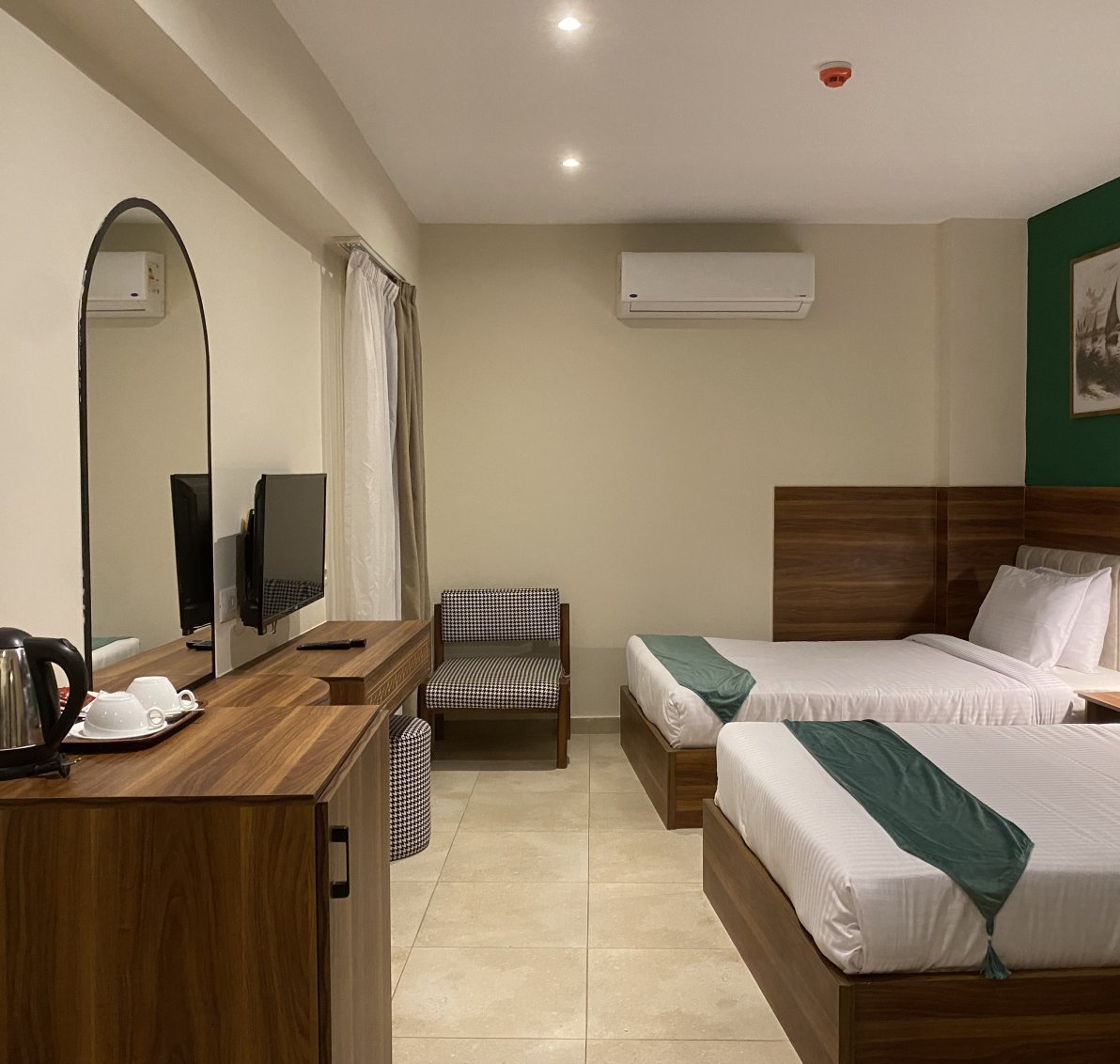 LUMA Double Retreat Modern Comfort