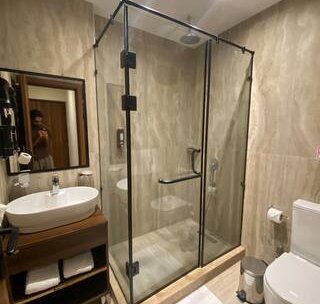 LUMA Double Retreat Modern Comfort