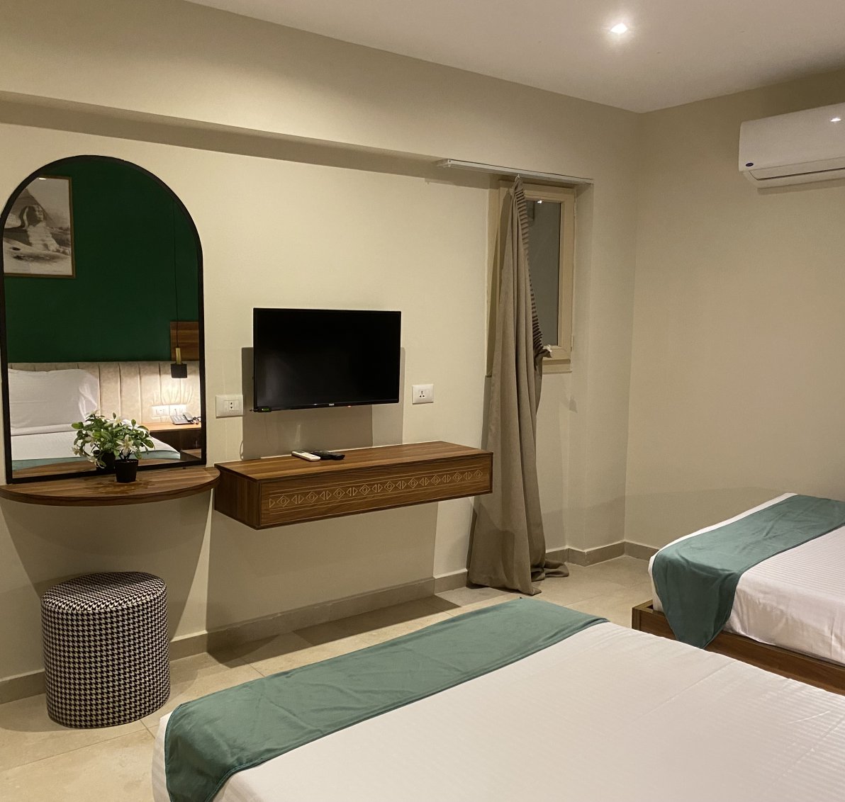 LUMA Double Retreat Modern Comfort