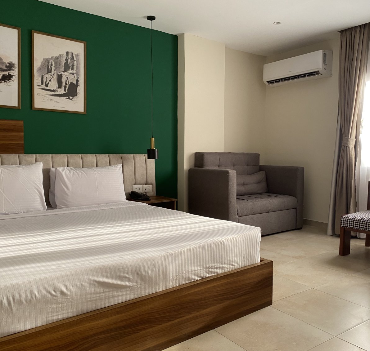 Luma Hotel – Twin Room with Pyramid View